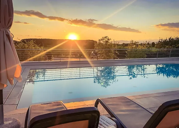 Hotel Nuova Barcaccia 3*