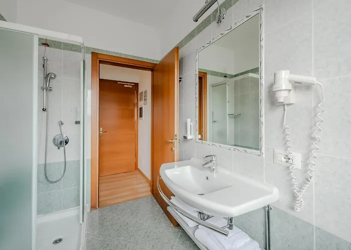 Nuova Barcaccia Hotel 3*