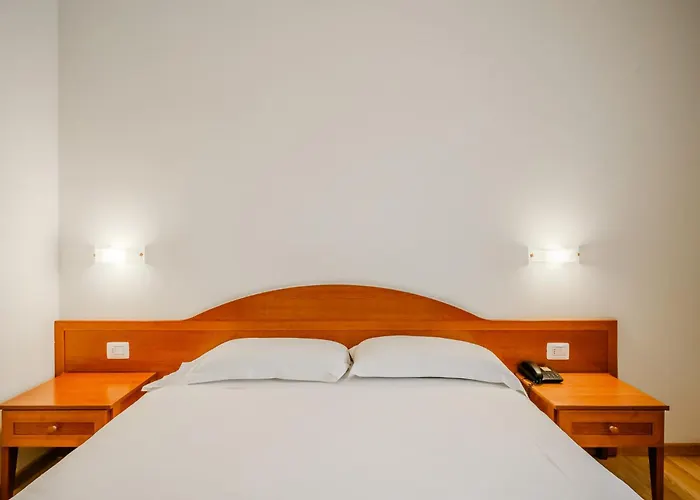 Nuova Barcaccia 3* Peschiera del Garda