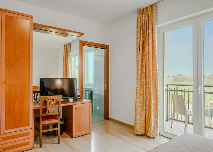 Nuova Barcaccia Hotel