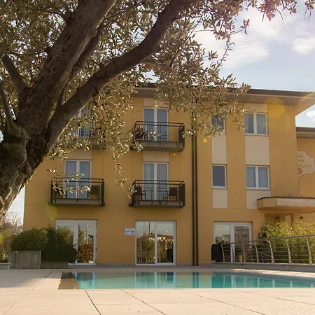 Nuova Barcaccia Otel 3*