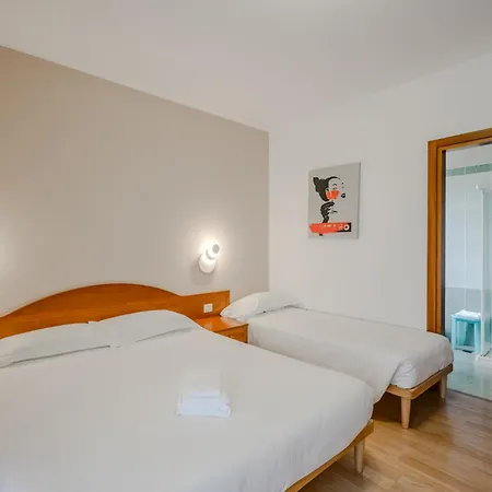 Nuova Barcaccia 3*