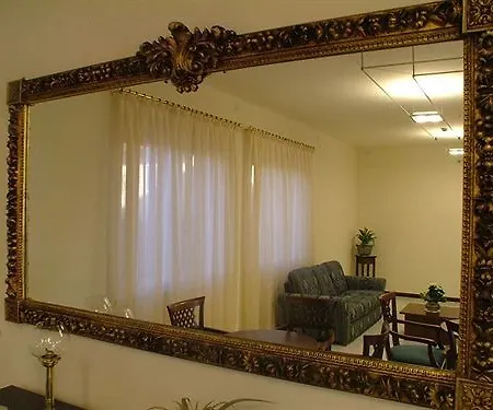 Hotel Nuova Barcaccia 3*