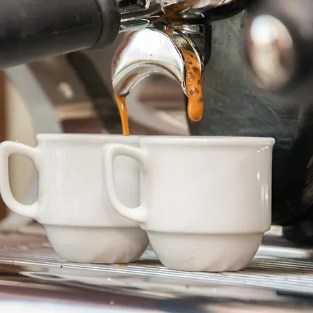 Nuova Barcaccia Otel 3*