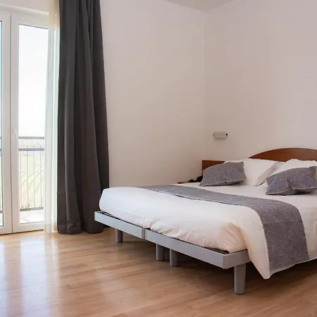 Nuova Barcaccia Otel