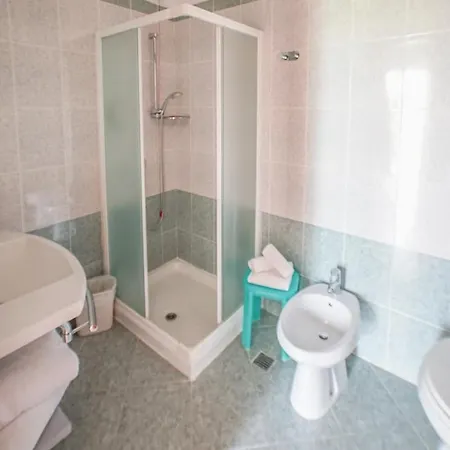 Hotel Nuova Barcaccia 3*