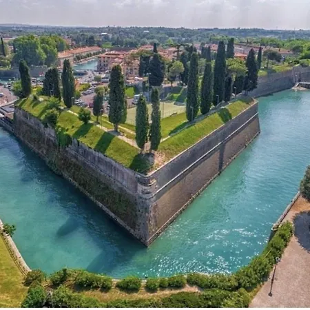 Nuova Barcaccia 3*