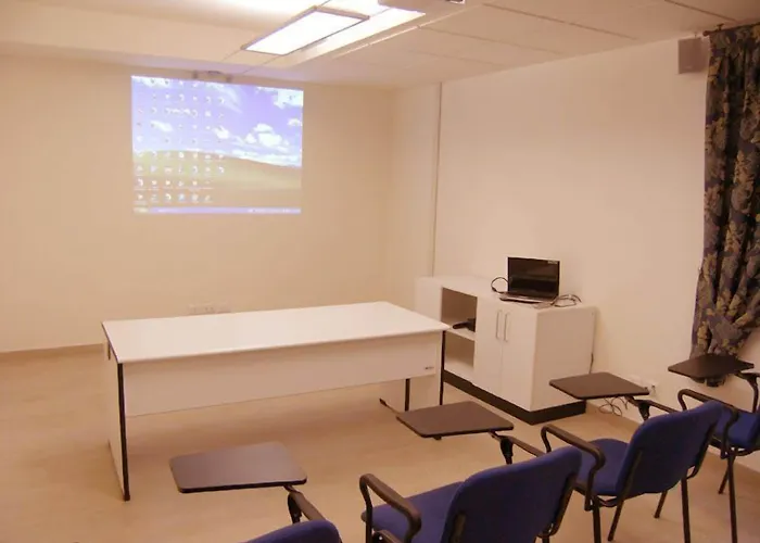 Hotel Nuova Barcaccia 3*