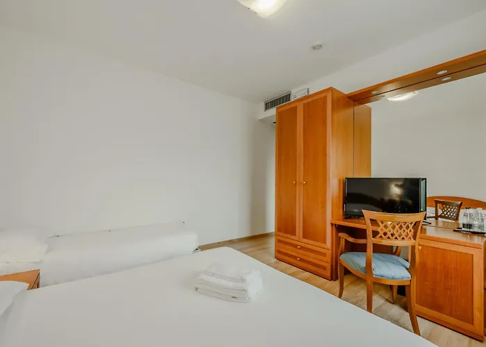 Nuova Barcaccia Hotel 3*