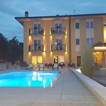 Nuova Barcaccia 3* بسكييرا ديل غاردا