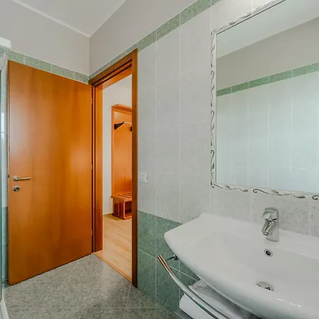 Nuova Barcaccia 3* بسكييرا ديل غاردا